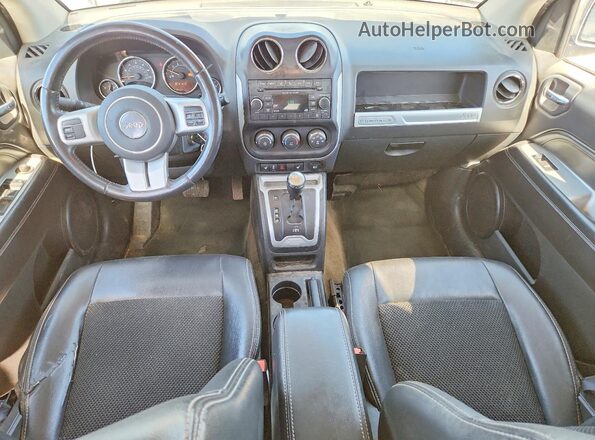 1C4NJDEB7GD733119 2016 JEEP COMPASS Silver Dashboard view