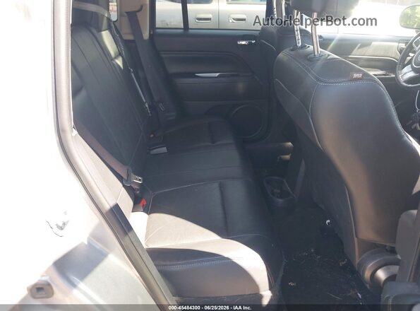 1C4NJDEB8HD126437 2017 JEEP COMPASS Silver Widok naklejki z numerem VIN