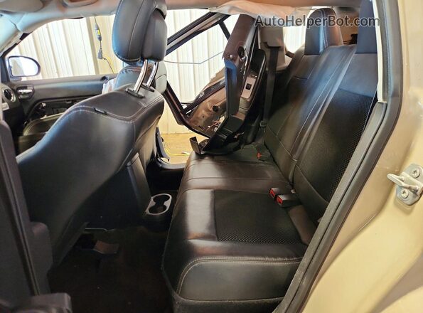 1C4NJDEB8HD208992 2017 JEEP COMPASS Tan 