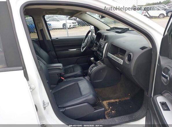 1C4NJDEB9GD757633 2016 JEEP COMPASS White Front interior view