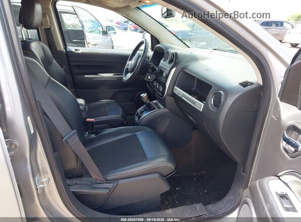 1C4NJDEBXGD686748 2016 JEEP COMPASS Серебряный Вид салона спереди