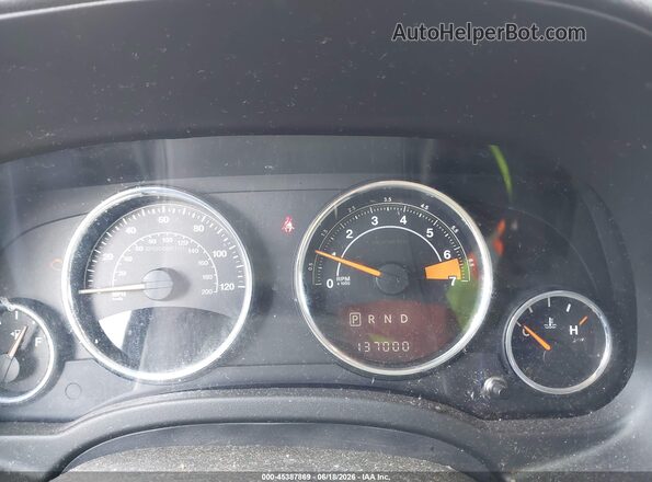1C4NJDEBXGD686748 2016 JEEP COMPASS Серебряный Вид задних сидений