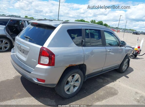 1C4NJDEBXGD686748 2016 JEEP COMPASS Серебряный Задняя правая четверть