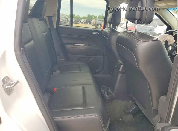 1C4NJDEBXHD101152 2017 JEEP COMPASS Белый Вид задних сидений