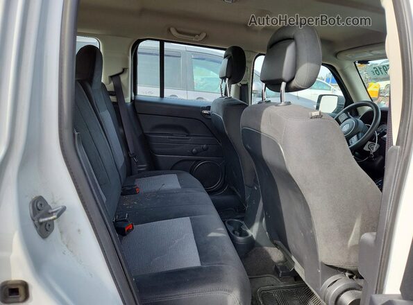 1C4NJPAB4HD204235 2017 JEEP PATRIOT White Սալոնի հետևի տեսք