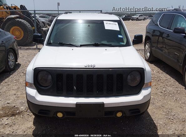 1C4NJPAB9HD169384 2017 JEEP PATRIOT White Widok zestawu wskaźników