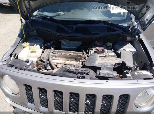 1C4NJPBA0GD732388 2016 JEEP PATRIOT Silver Widok z tyłu