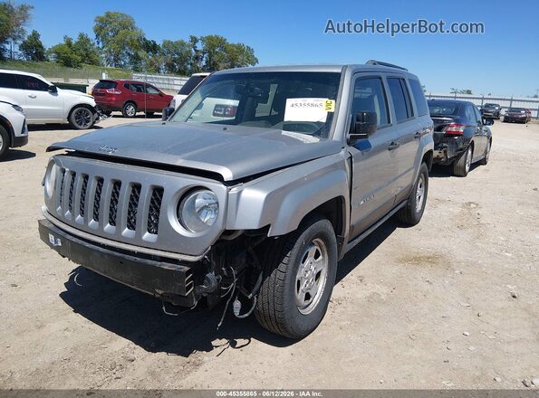 1C4NJPBA0GD732388 2016 JEEP PATRIOT Silver Widok z przodu