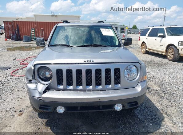 1C4NJPBA3GD783562 2016 JEEP PATRIOT Silver Instrument cluster view