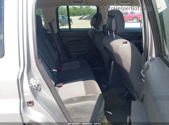1C4NJPBA3GD783562 2016 JEEP PATRIOT Silver VIN sticker view