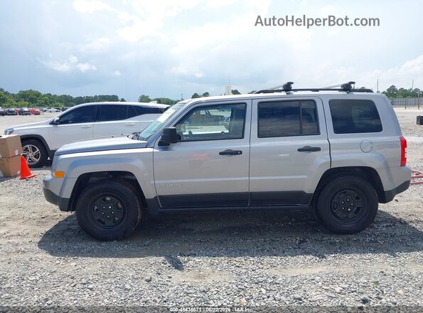 1C4NJPBA3GD783562 2016 JEEP PATRIOT Silver 360 interior view