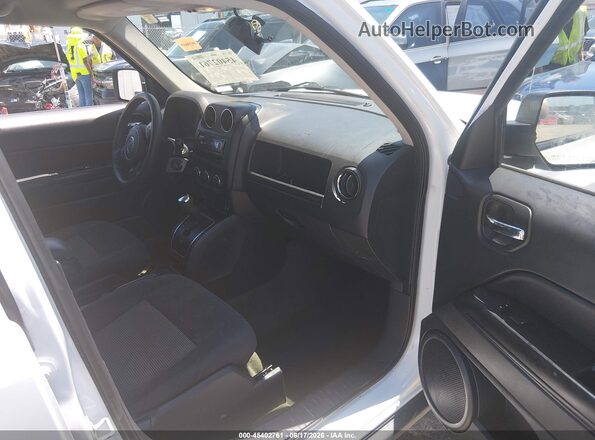 1C4NJPBA4HD115772 2017 JEEP PATRIOT White წინა სალონის ხედი