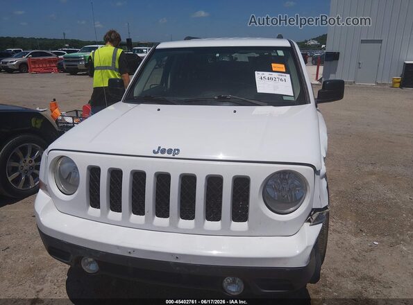 1C4NJPBA4HD115772 2017 JEEP PATRIOT White ხელსაწყოთა პანელის ხედი