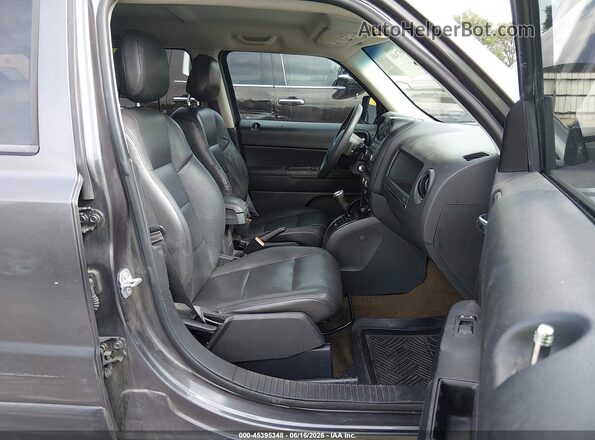 1C4NJPBA6GD688137 2016 JEEP PATRIOT Серый Вид салона спереди