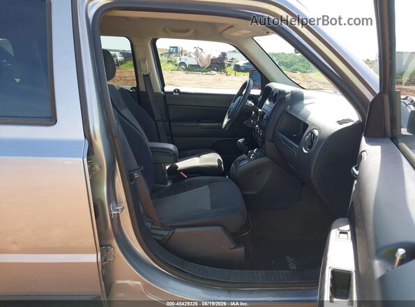 1C4NJPBA6GD762009 2016 JEEP PATRIOT Silver Սալոնի դիմացի տեսք