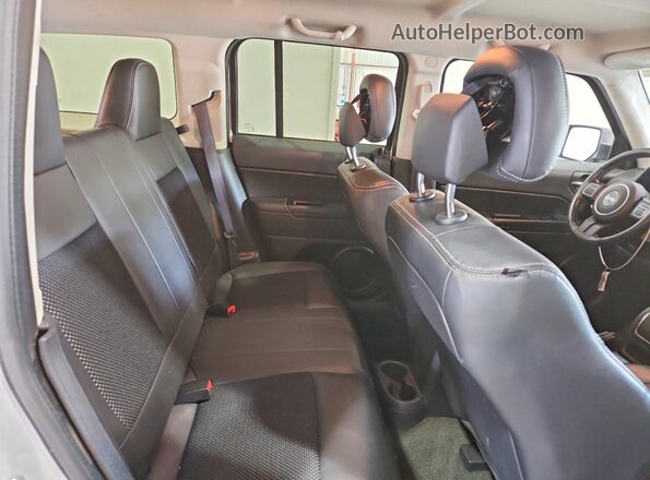 1C4NJPBA6GD806462 2016 JEEP PATRIOT White Vista interior trasera