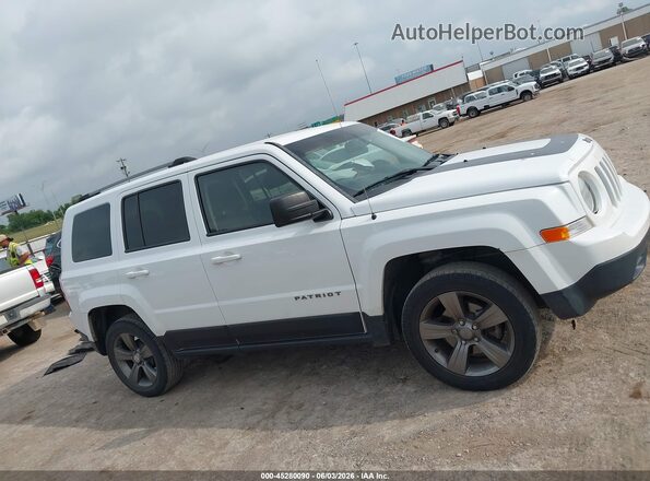 1C4NJPBA7GD604052 2016 JEEP PATRIOT White Vista interior trasera
