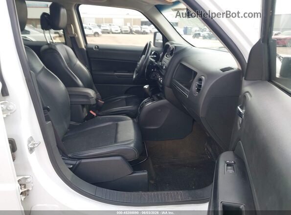 1C4NJPBA7GD604052 2016 JEEP PATRIOT White Vista interior delantera