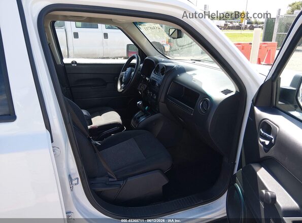 1C4NJPBA7GD726197 2016 JEEP PATRIOT White წინა სალონის ხედი