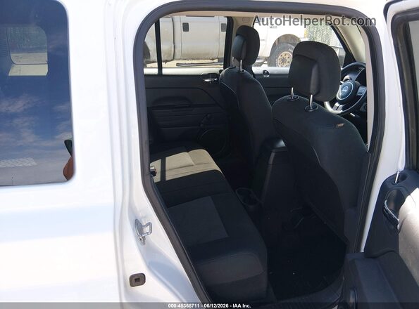 1C4NJPBA7GD726197 2016 JEEP PATRIOT White VIN კოდის სტიკერის ხედი