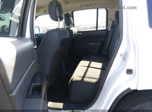 1C4NJPBA8GD588945 2016 JEEP PATRIOT White Vista de la etiqueta del VIN