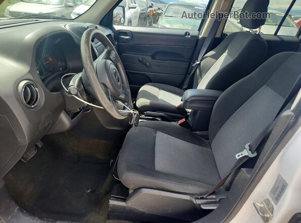1C4NJPBA8GD787266 2016 JEEP PATRIOT Белый Вид салона спереди