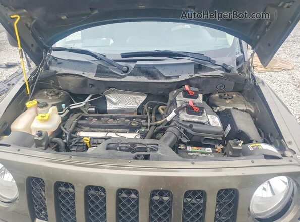 1C4NJPBA9GD604246 2016 JEEP PATRIOT Green Սալոնի հետևի տեսք