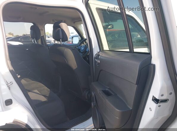 1C4NJPBA9GD719929 2016 JEEP PATRIOT White Vista de la etiqueta del VIN