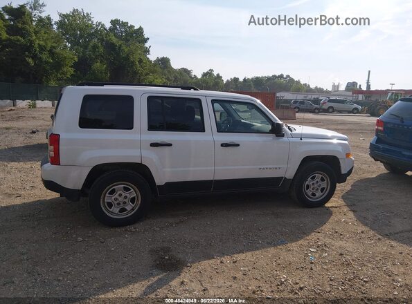 1C4NJPBA9HD209209 2017 JEEP PATRIOT White უკანა სალონის ხედი