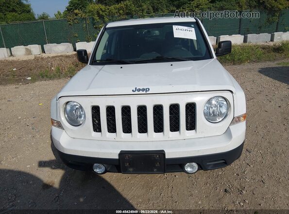 1C4NJPBA9HD209209 2017 JEEP PATRIOT White ხელსაწყოთა პანელის ხედი