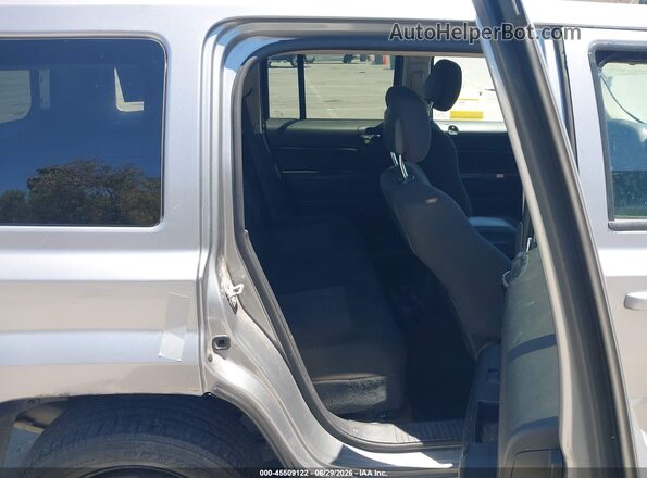 1C4NJPBAXGD669817 2016 JEEP PATRIOT Gray VIN კოდის სტიკერის ხედი