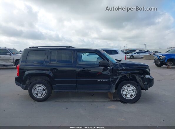 1C4NJPBAXHD119373 2017 JEEP PATRIOT Black Widok wnętrza z tyłu