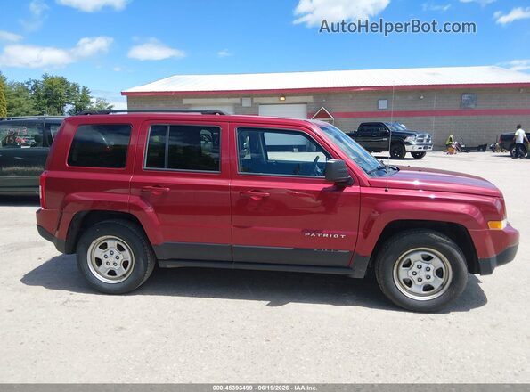 1C4NJPBAXHD150560 2017 JEEP PATRIOT Red Rear interior view