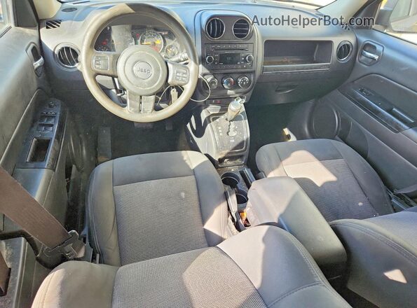 1C4NJPBB0HD120945 2017 JEEP PATRIOT Silver Dashboard view