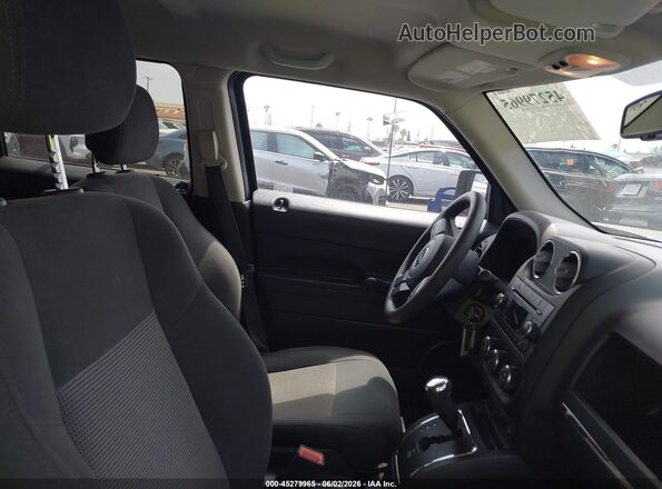 1C4NJPBB3GD569700 2016 JEEP PATRIOT Green Սալոնի դիմացի տեսք