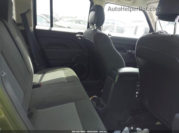 1C4NJPBB3GD569700 2016 JEEP PATRIOT Green VIN կոդի պիտակի տեսք