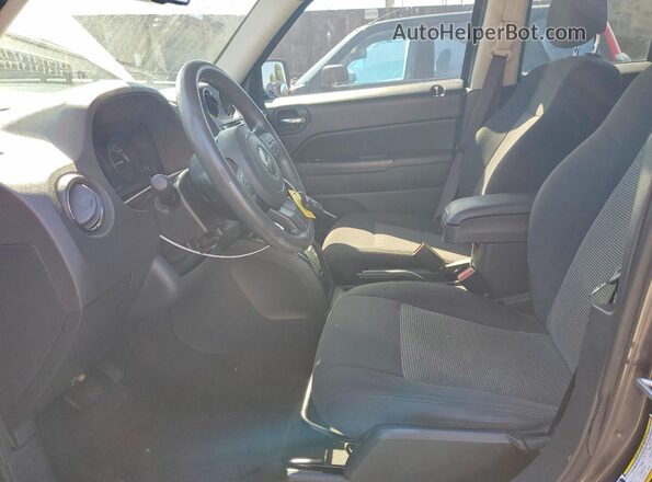 1C4NJPBB4GD735898 2016 JEEP PATRIOT Gray Widok wnętrza z przodu