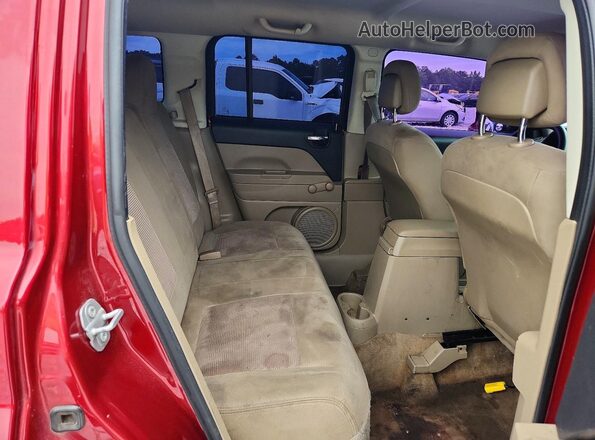 1C4NJPBB4HD201396 2017 JEEP PATRIOT Red Rear interior view