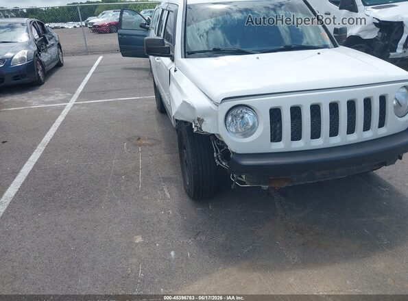 1C4NJPBB6GD574647 2016 JEEP PATRIOT White Rear interior view