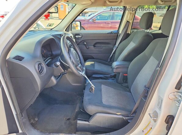 1C4NJPBB6GD650027 2016 JEEP PATRIOT White Vista interior delantera
