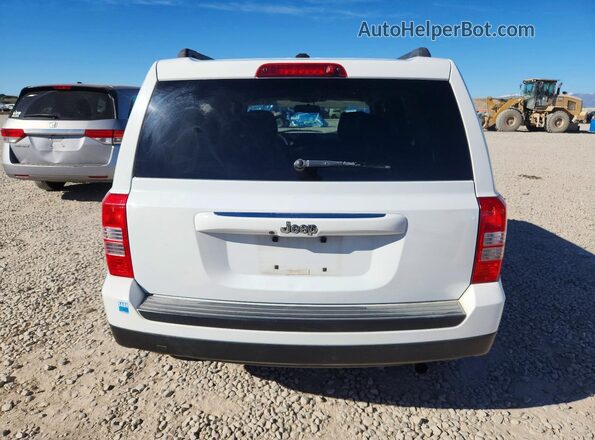 1C4NJPBB8GD681425 2016 JEEP PATRIOT White Widok z tyłu