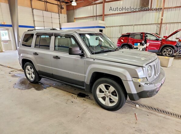 1C4NJPBB8GD681957 2016 JEEP PATRIOT Серебряный Передняя правая четверть
