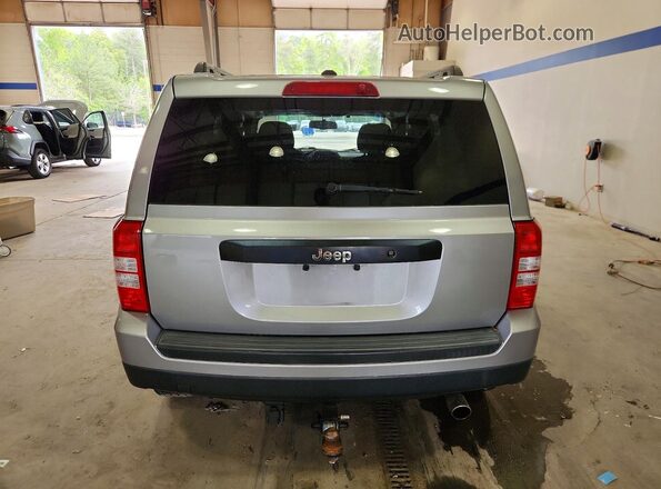 1C4NJPBB8GD681957 2016 JEEP PATRIOT Серебряный Вид сзади