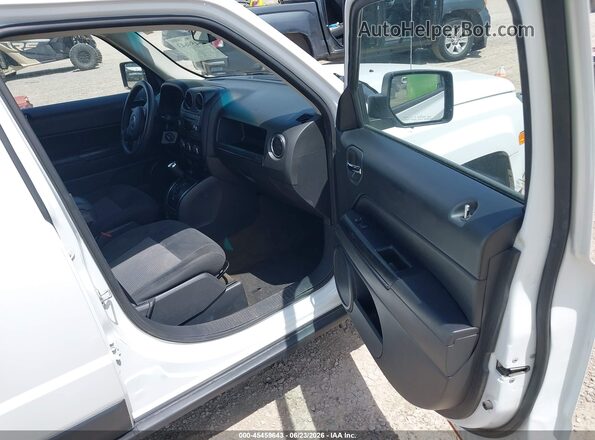 1C4NJPBB9GD809381 2016 JEEP PATRIOT White წინა სალონის ხედი