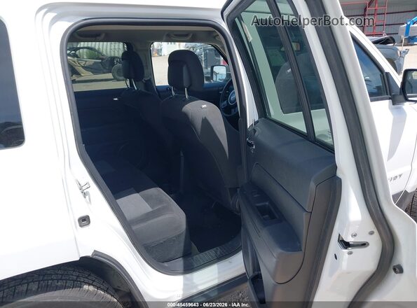 1C4NJPBB9GD809381 2016 JEEP PATRIOT White VIN კოდის სტიკერის ხედი