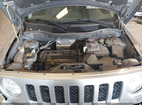 1C4NJPFA2GD583721 2016 JEEP PATRIOT Серебряный Вид сзади