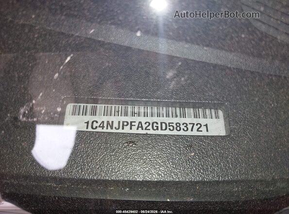 1C4NJPFA2GD583721 2016 JEEP PATRIOT Серебряный Вид подкапотного пространства