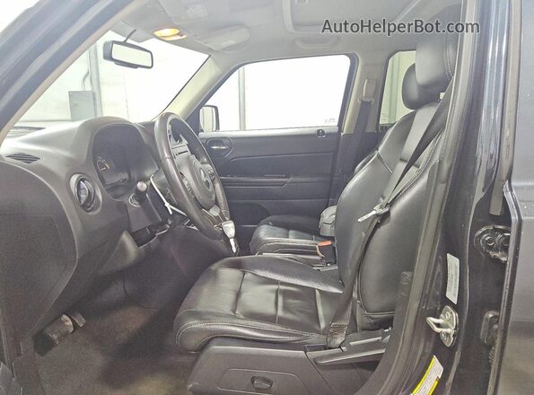 1C4NJPFA2GD590328 2016 JEEP PATRIOT Угольный Вид салона спереди