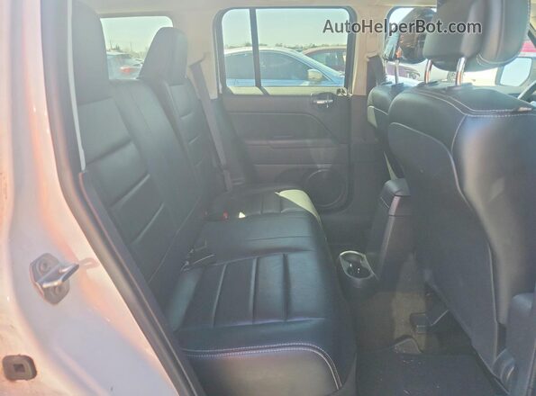 1C4NJPFA4GD621045 2016 JEEP PATRIOT White 