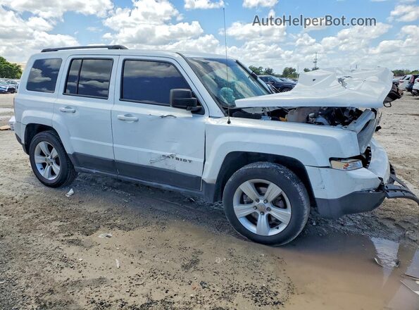1C4NJPFA4GD647726 2016 JEEP PATRIOT White Delantero derecho